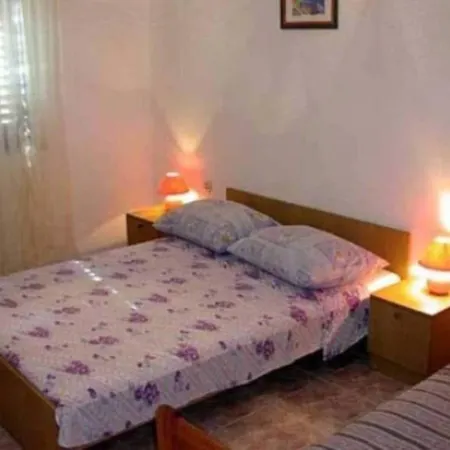 Apartman In With Sea View, Balcony, Air Conditioning, Wifi *