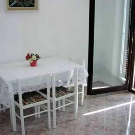 In With Sea View, Balcony, Air Conditioning, Wifi